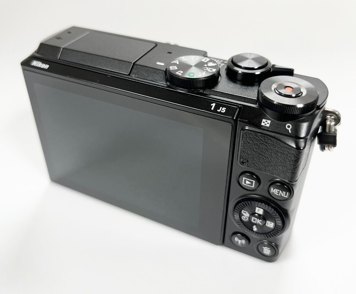 シャッター回数約2157】ニコン(Nikon) デジタル一眼カメラ Nikon 1 J5