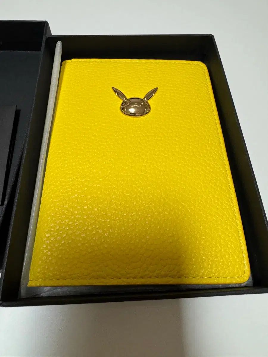 ポケットモンスター レディース パスポート ケース 限定モデル クレイジーな価格で出品