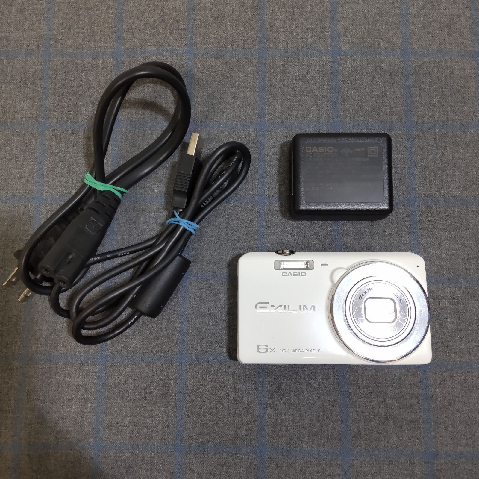 CASIO カシオ コンパクトデジタルカメラ EXILIM EX-ZS25 ホワイト 充電