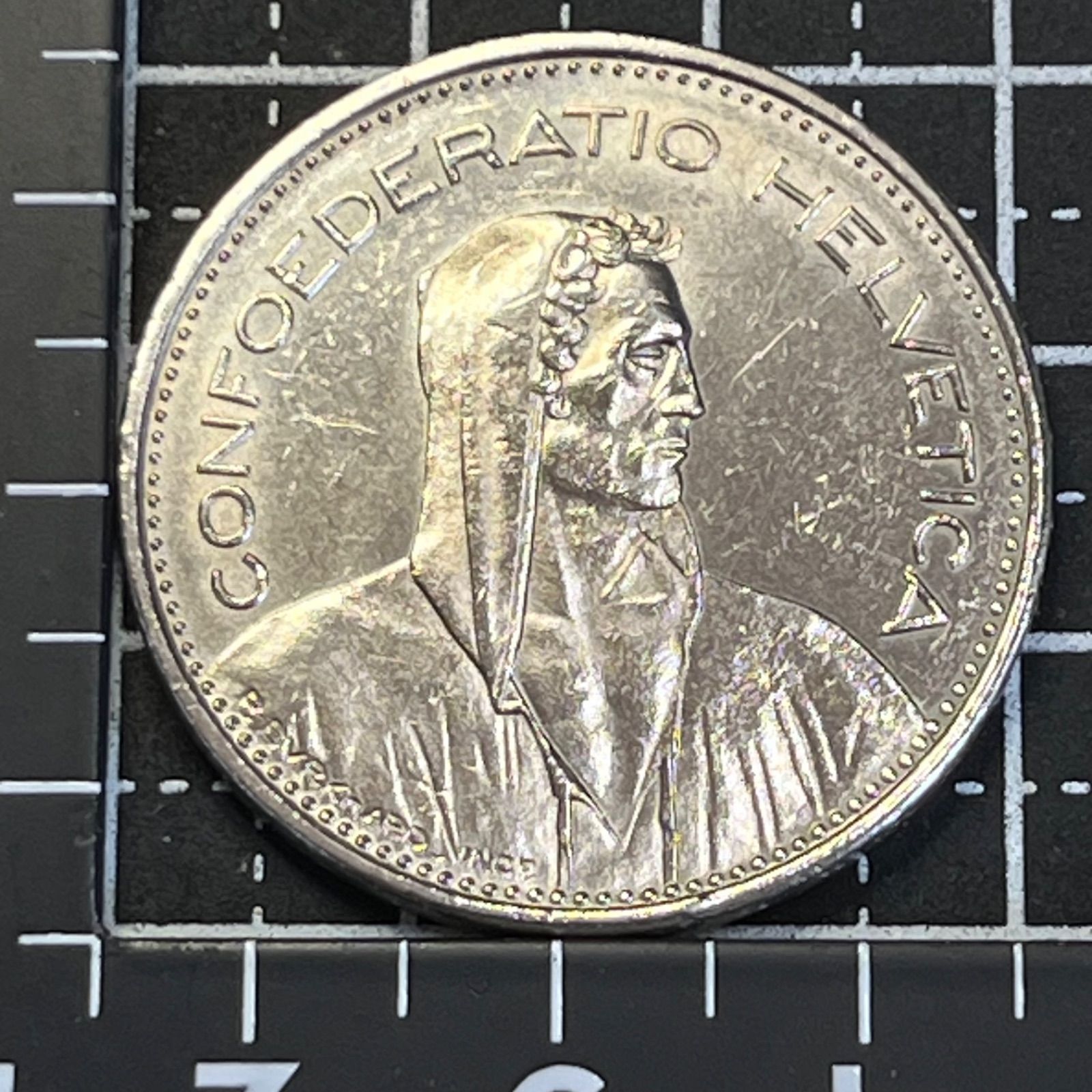 極美品】1981年 スイス 5フラン 白銅貨／アルプス牧夫・国章