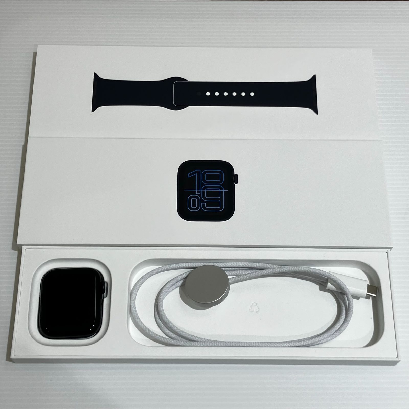 Apple Watch SE 3 44mm 極美品 バンド未使用 - メルカリ
