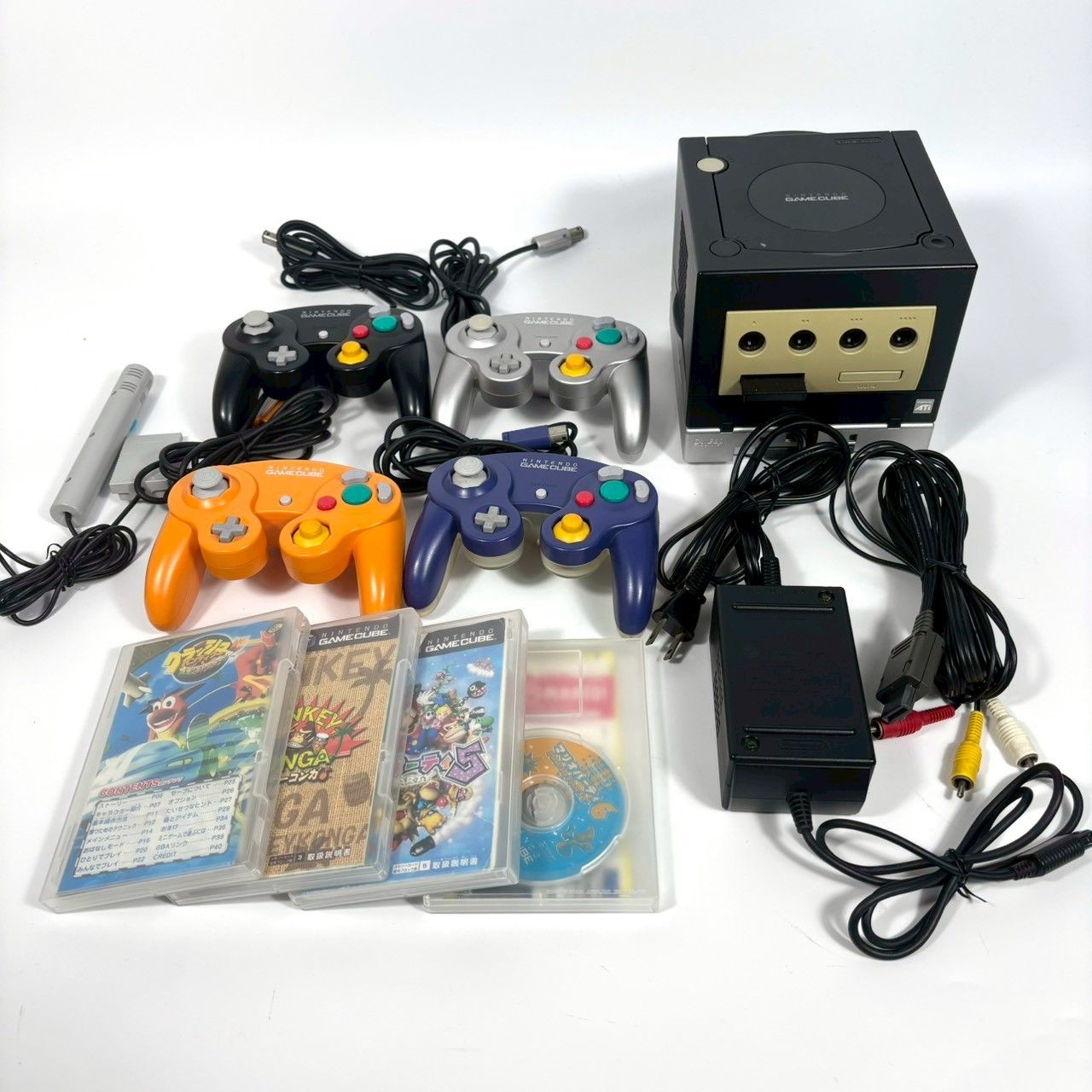 GAMECUBEとコントローラー4つ ソフト8つ 動作確認済みセットゲーム 