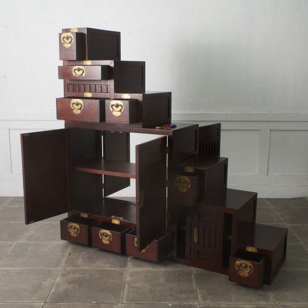 送料別】李朝家具 様式 欅 両面型 階段箪笥 ケヤキ 階段 チェスト 抽斗