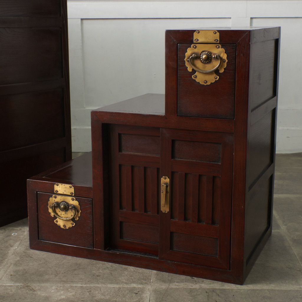 送料別】李朝家具 様式 欅 両面型 階段箪笥 ケヤキ 階段 チェスト 抽斗