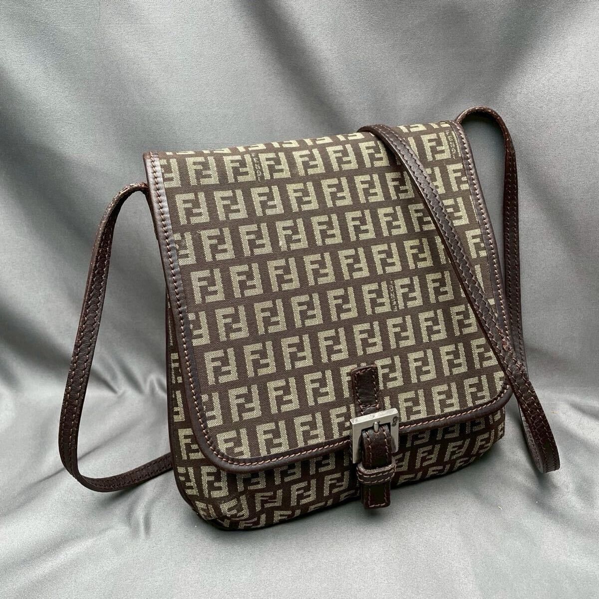 m333 FENDI フェンディ レザーバッグ ズッカ ズッキーノ ショルダー 