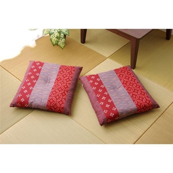 和柄 和柄 座布団 〔エンジ 2枚組〕 側サイズ 約55×59cm 製品サイズ 約52×56cm 綿100％ 日本製 ポリ綿 〔リビング 居間 店舗〕 和柄座布団 赤色 座布団 エンジ 2枚組 側サイズ 約55×