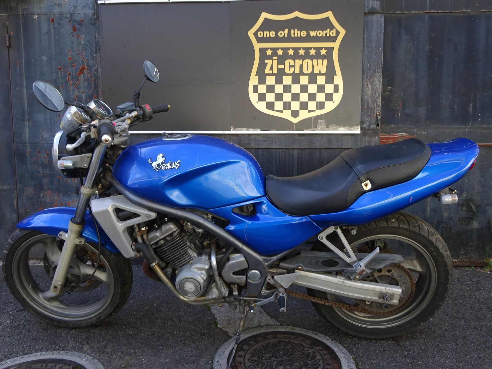 バリオス 1993年式 ZR250A 1型 タンク Kawasaki BALIUS カワサキ