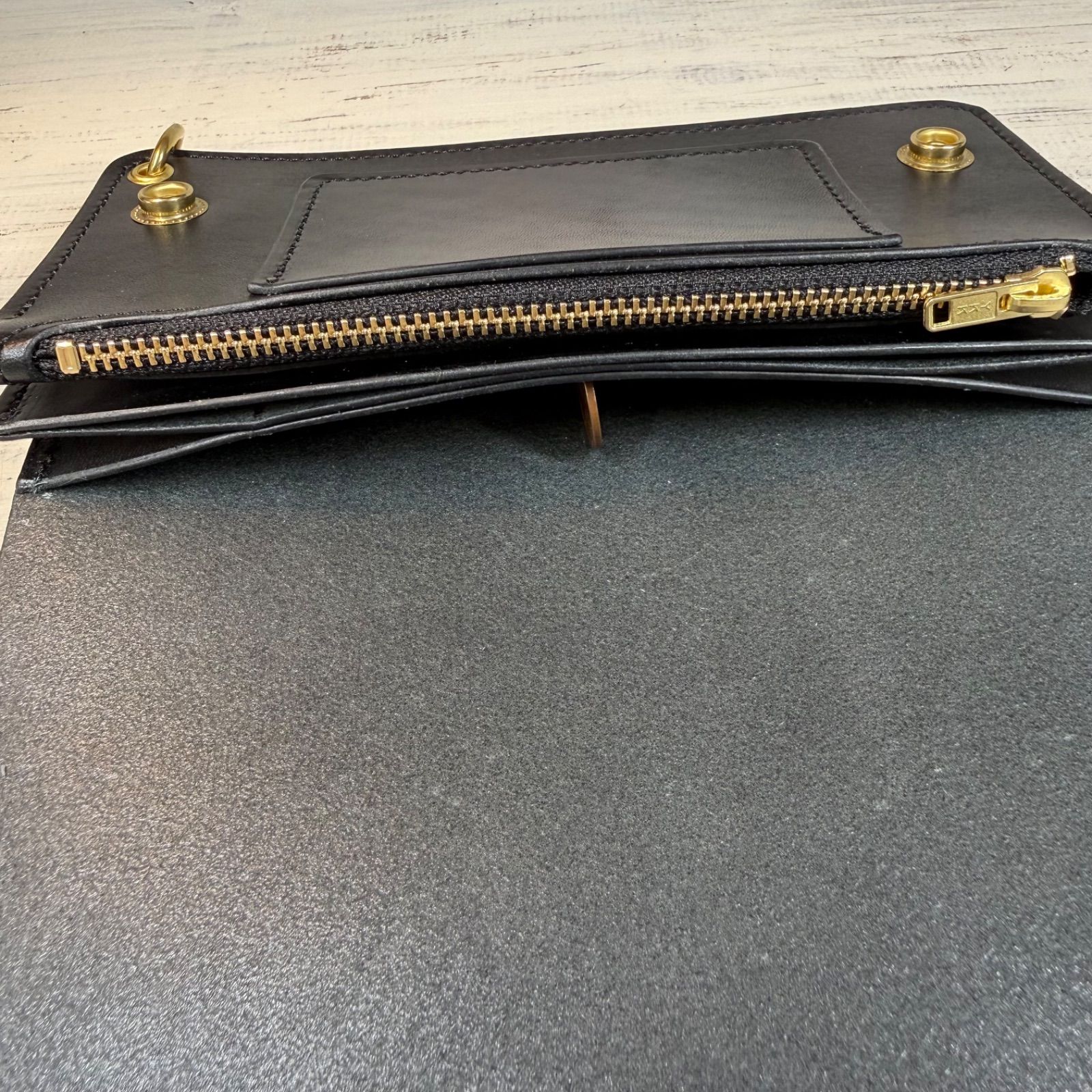 トラッカーウォレット ロング 3層】 ブラック ゴールド YKK - メルカリ