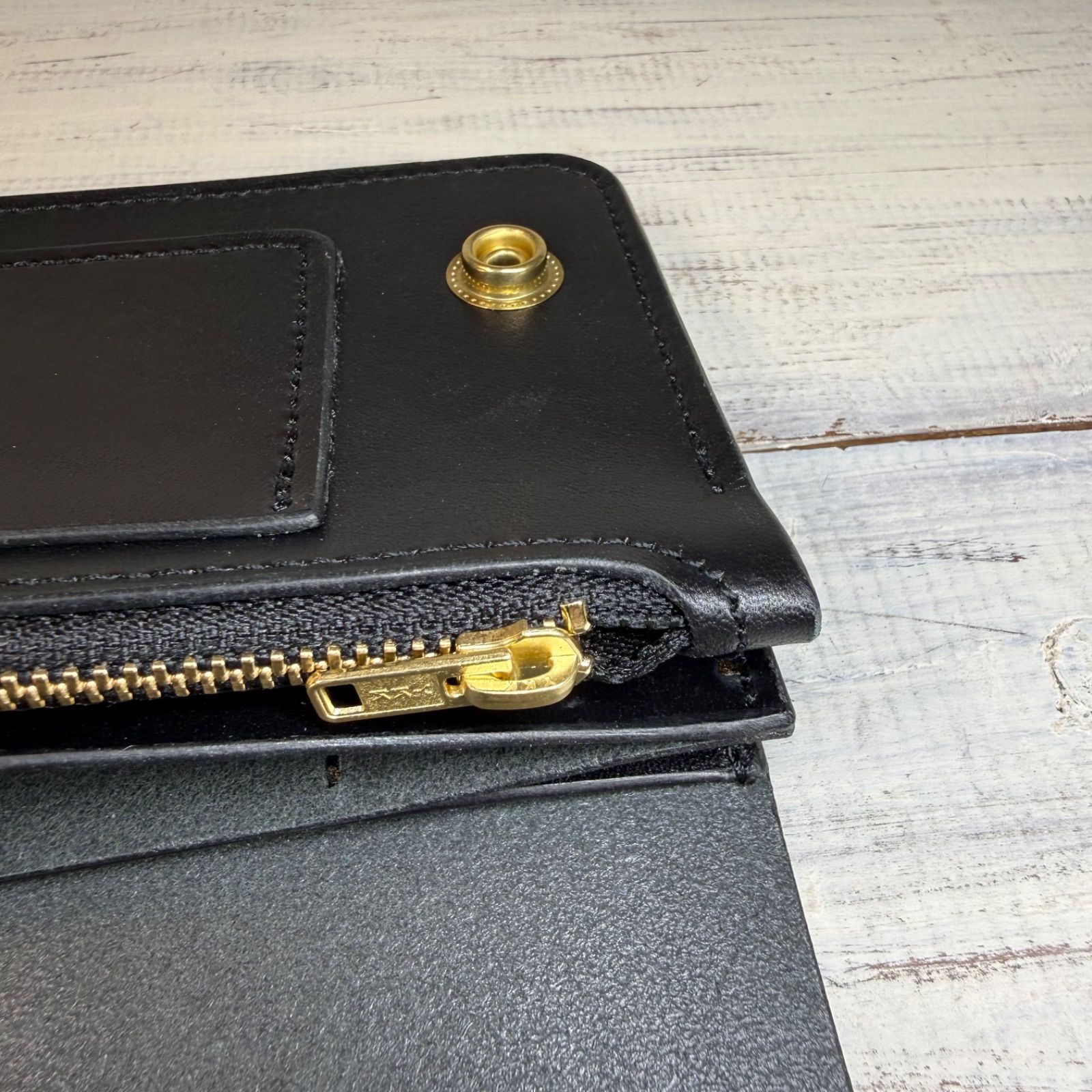 トラッカーウォレット ロング 3層】 ブラック ゴールド YKK - メルカリ