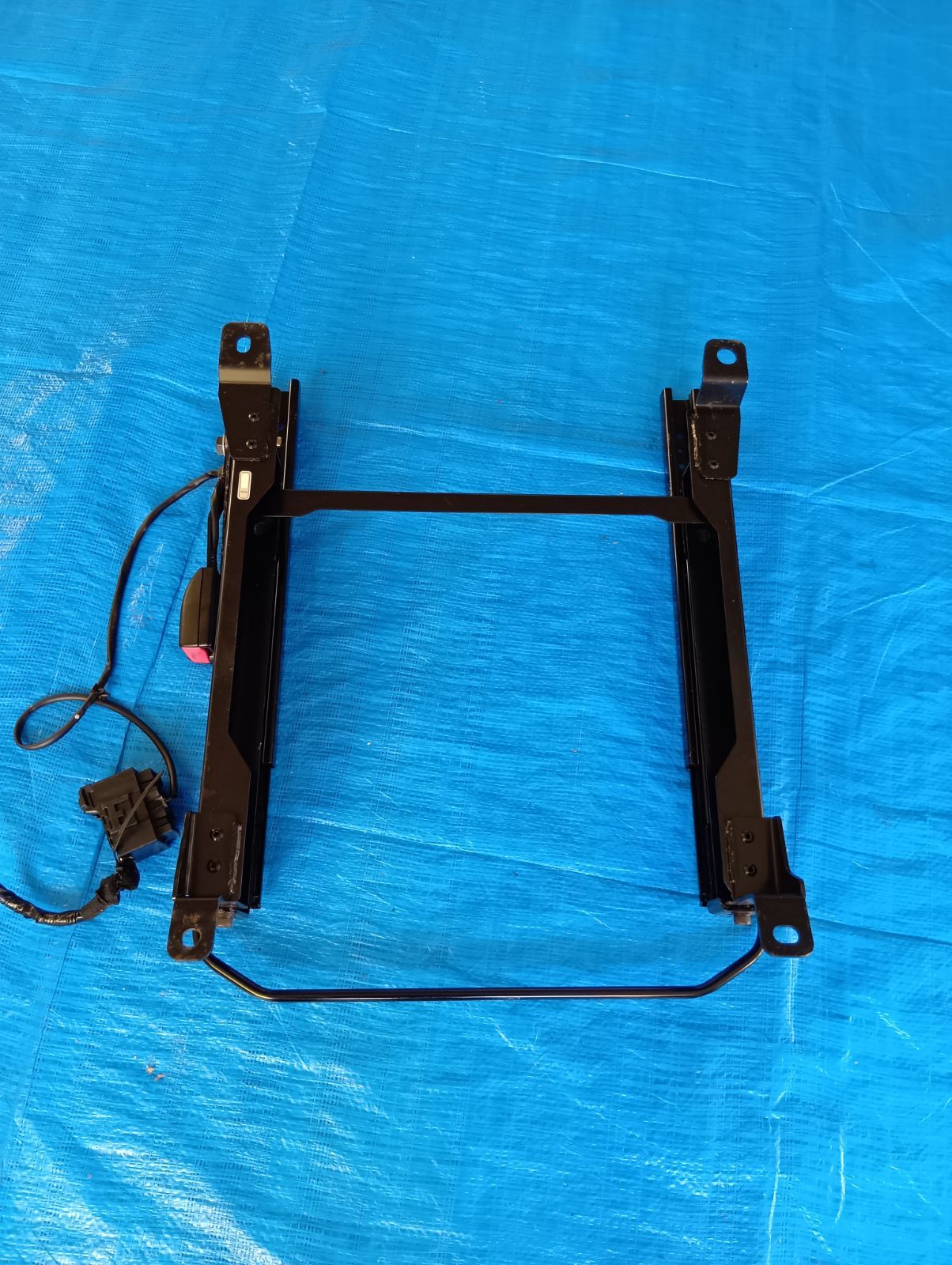 プレマシー（シートレール｜内装パーツ）：パーツ\u003c車用品\u003c車