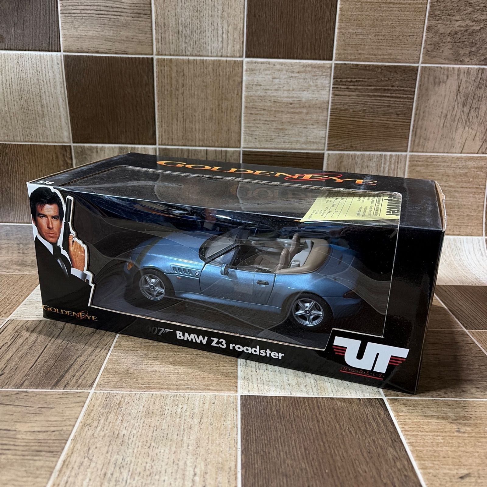 GOLDENEYE BMW Z3 roadster 1:18 ミニカー 007 - メルカリ