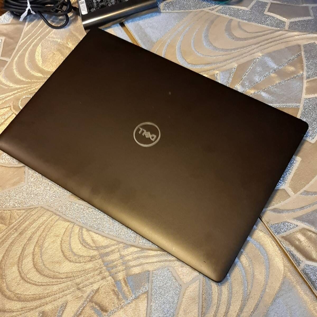 Dell Latitude 5300 2 in 1 touch Laptop: 8th Gen i5, 256GB Dell Latitude 5300 2 in 1 touch Laptop: 8th Gen i5, 256GB