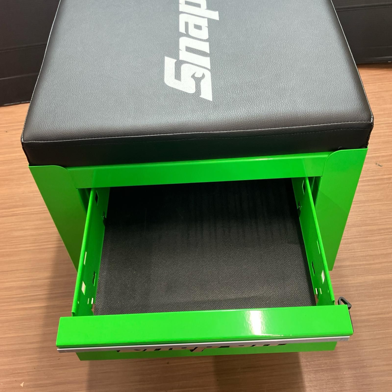 Snap-on スナップオン シ-トクリーパー W500×B420×H380 引き出し2段 JCSCGB グリーン Snap-on スナップオン シ-トクリーパー W500×B420×H380 引き出し2段 JCSCGB