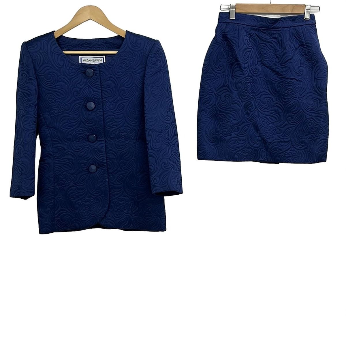 YvesSaintLaurent(イヴサンローラン) スカートスーツ レディース美品 - ネイビー ノーカラー/肩パッド/ペイズリー柄