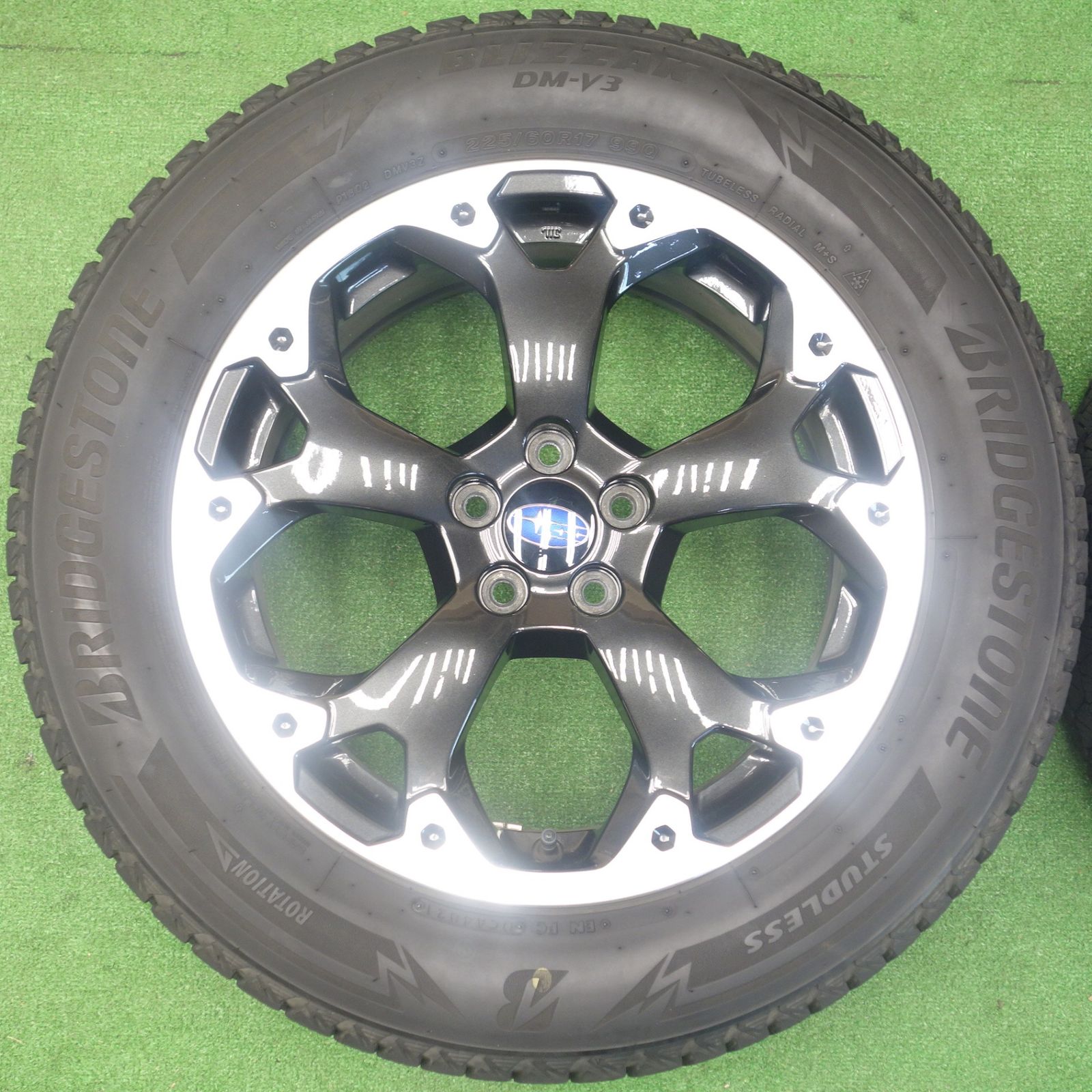 キレイ☆スバル XV GT系 純正 225/60R17 スタッドレス ブリヂストン 