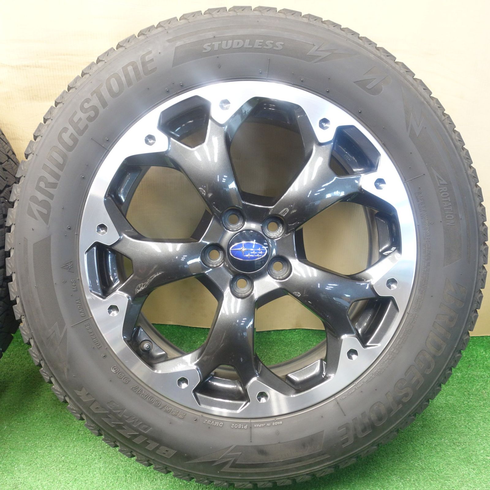 キレイ☆スバル XV GT系 純正 225/60R17 スタッドレス ブリヂストン 