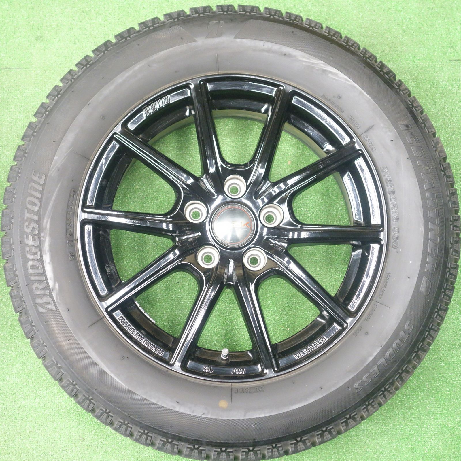 バリ溝！23年！9.5分☆スタッドレス 215/60R16 ブリヂストン アイス