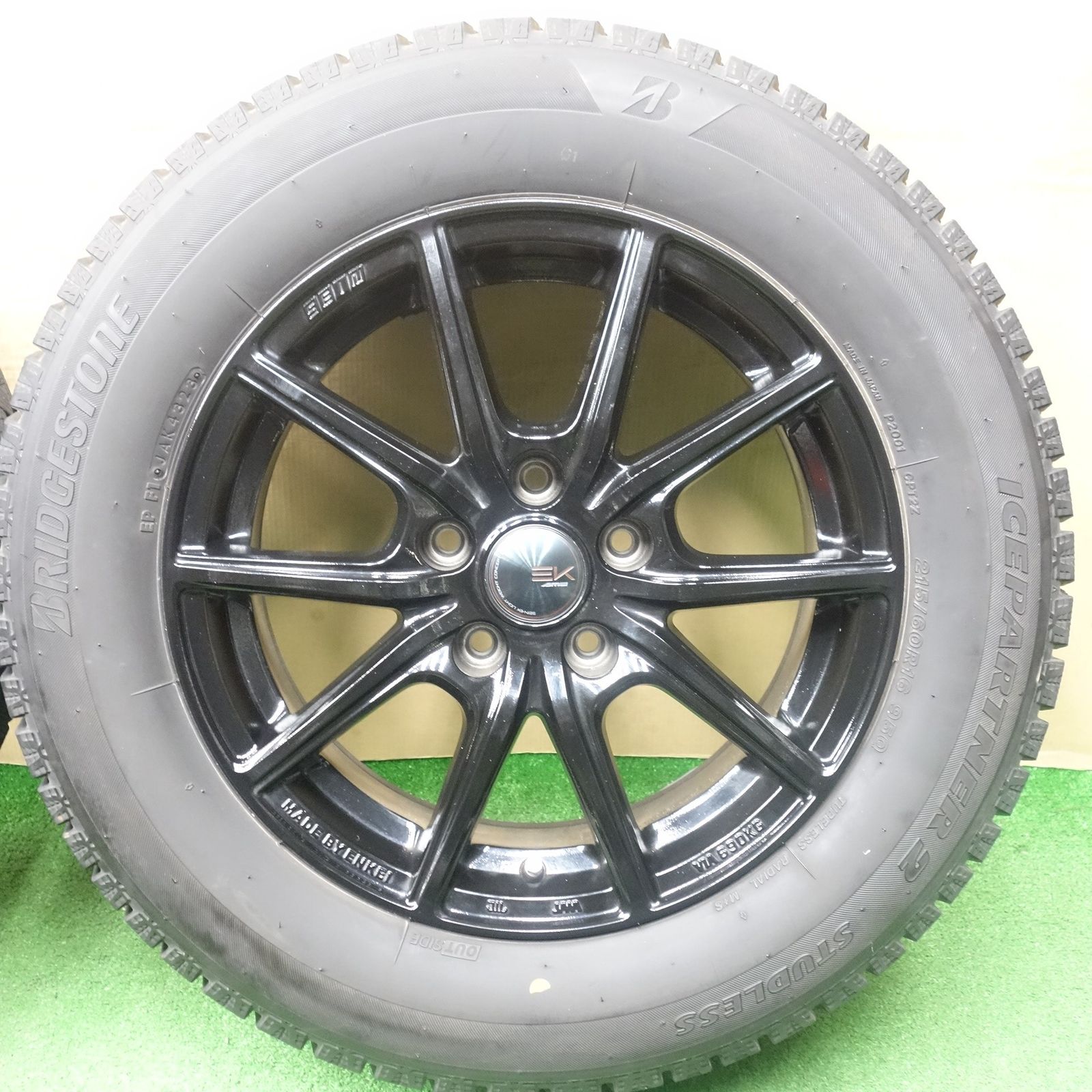 バリ溝！23年！9.5分☆スタッドレス 215/60R16 ブリヂストン アイス