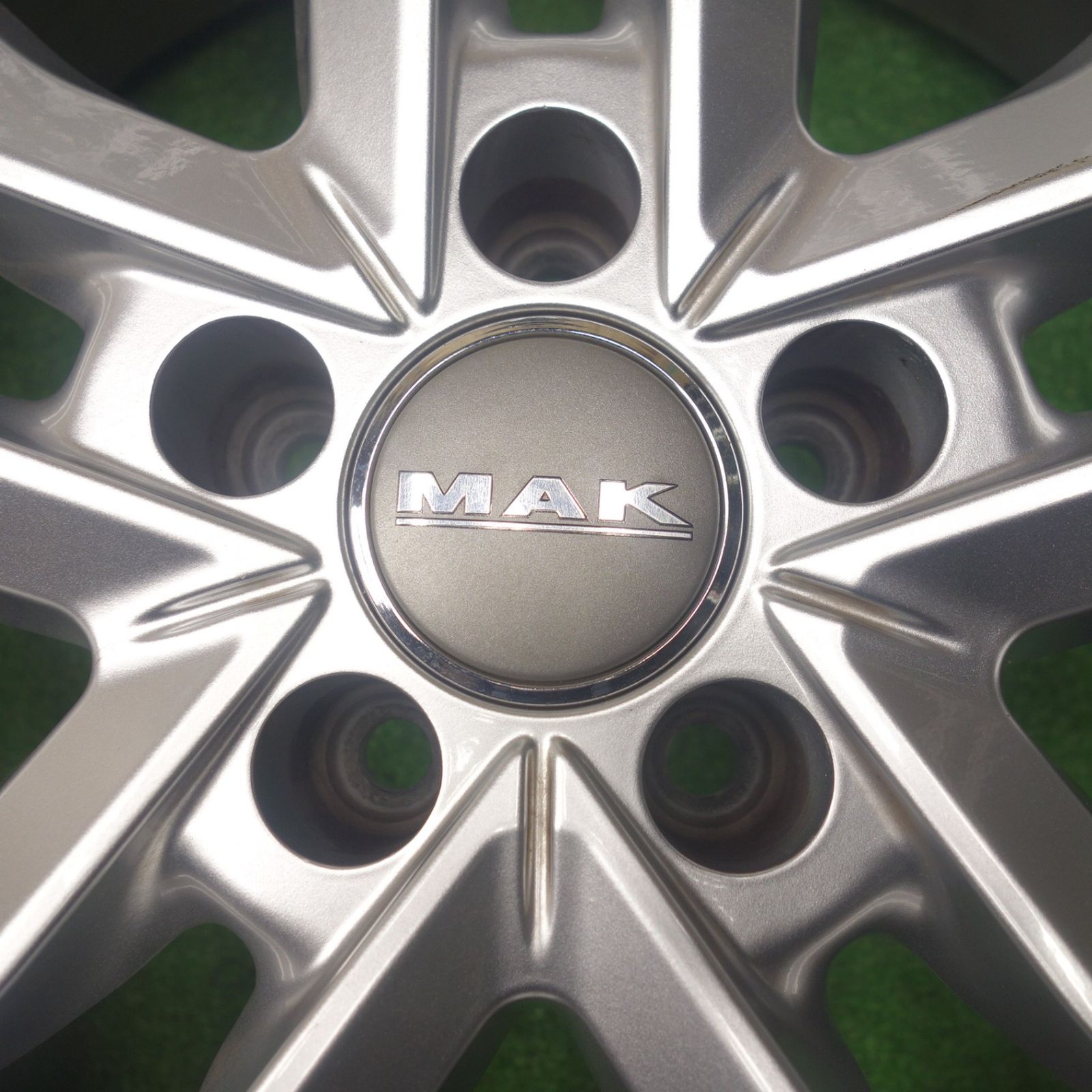 バリ溝！キレイ！9分☆アウディ Q7 Q8 MAK HIGHLANDS 255/55R19 