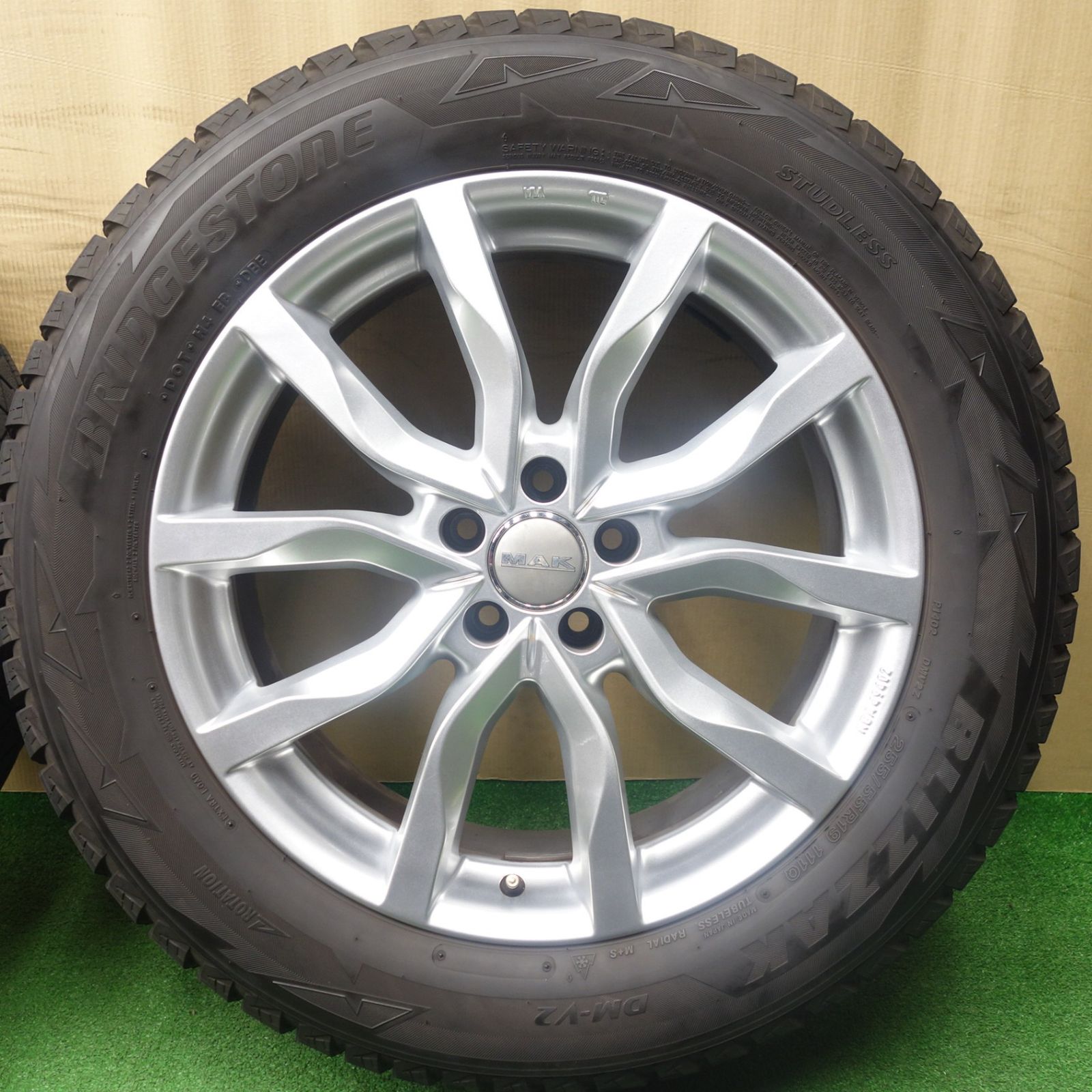 バリ溝！キレイ！9分☆アウディ Q7 Q8 MAK HIGHLANDS 255/55R19 