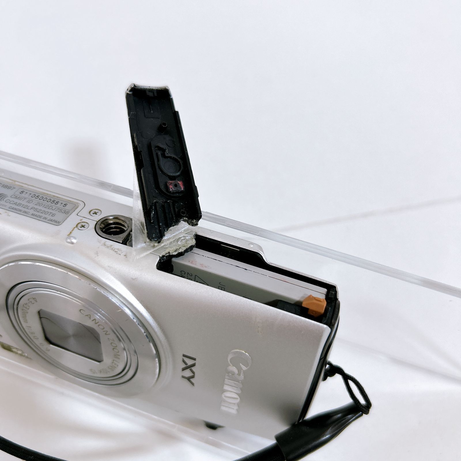 Canon IXY 610F カメラ コンデジ シルバー ジャンク SDカードなし