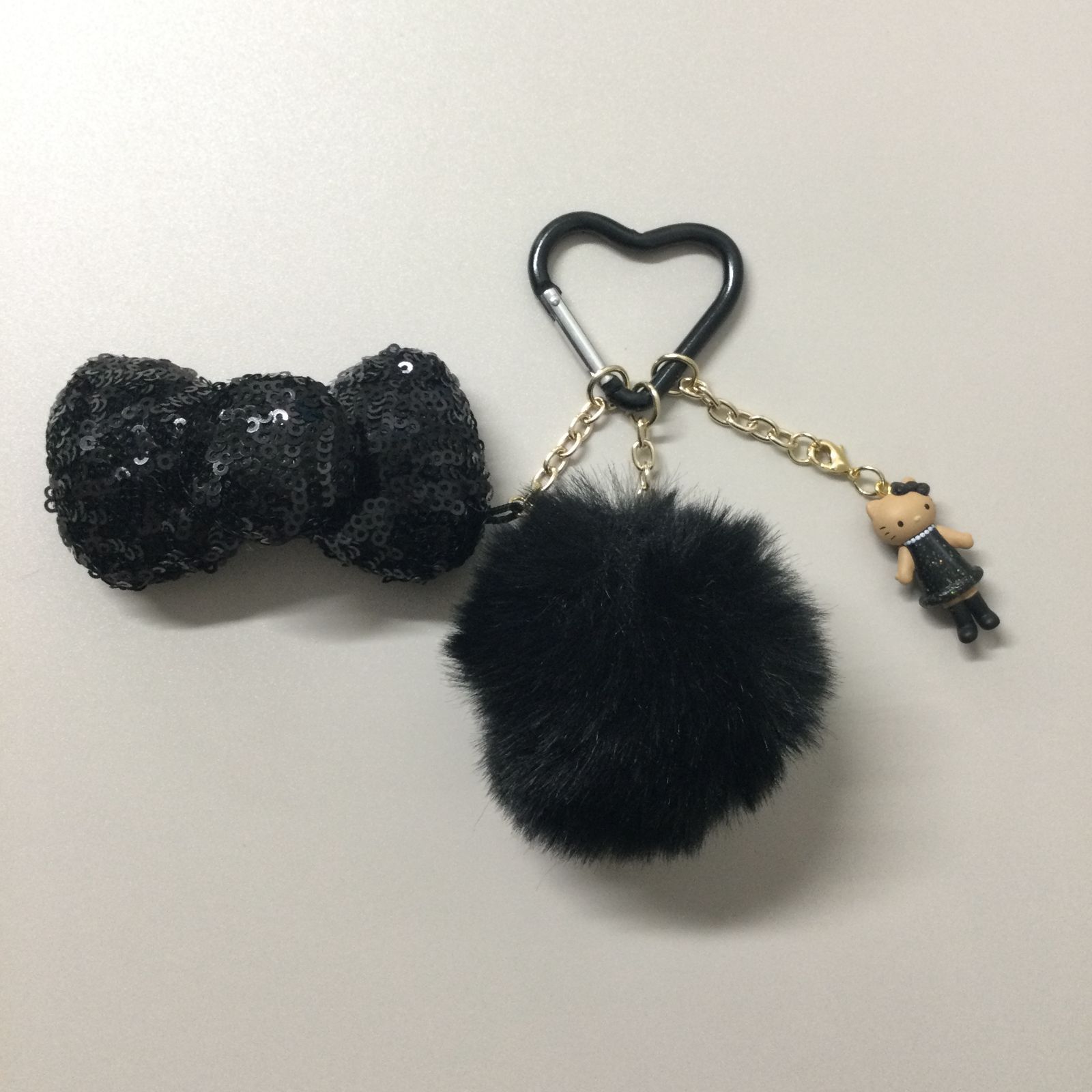 c013【新品・未使用品】ハローキティ リボンストラップ グリッター 