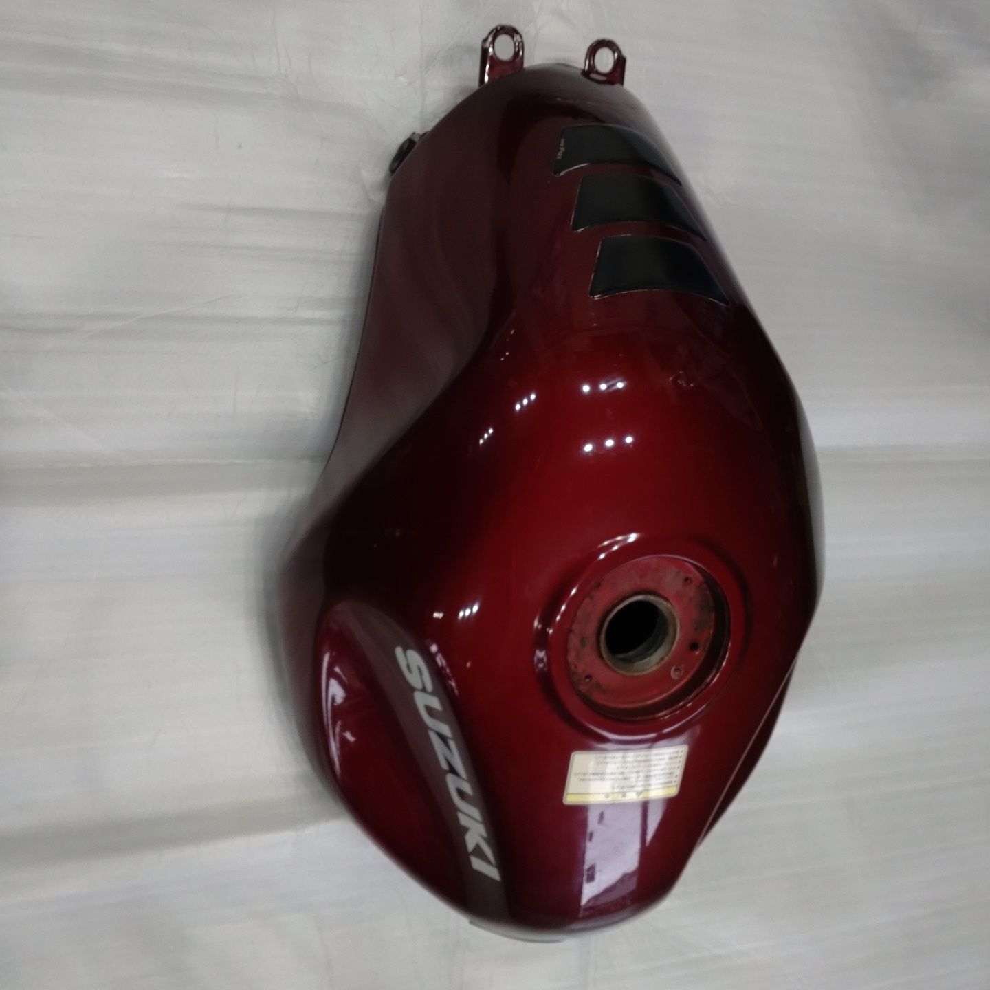 スズキGSF1200 GV75A 赤タンク※中古 タンク内サビ、穴補修済み - メルカリ