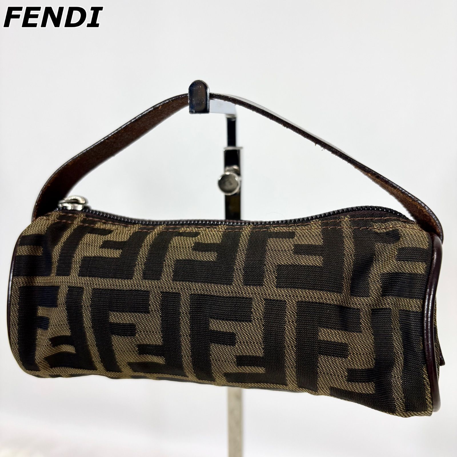 ヴィンテージ✨FENDI フェンディ ズッカ柄 ポーチ アクセサリー ヴィンテージ✨FENDI フェンディ ズッカ柄 ポーチ アクセサリー