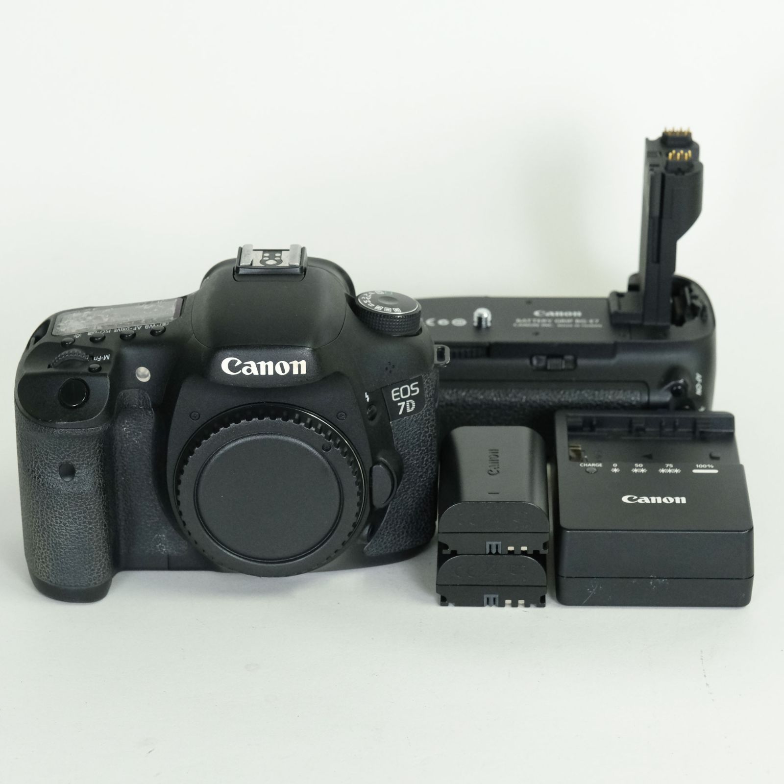良品 | バッテリーグリップ付] Canon EOS7D ボディ | キヤノンEF-S 