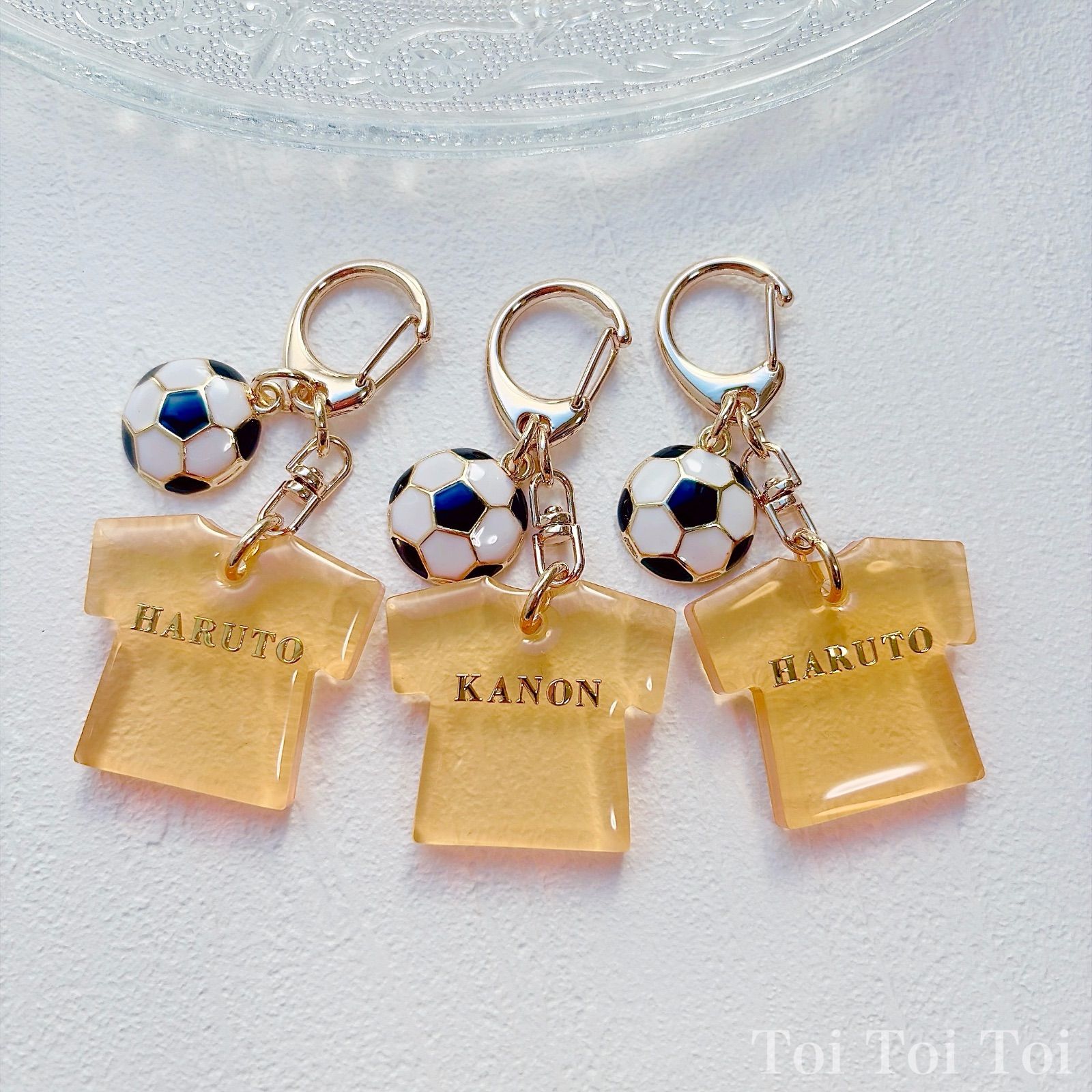 サッカー好きさんに♡サッカーボールとTシャツのレジンチャーム【名