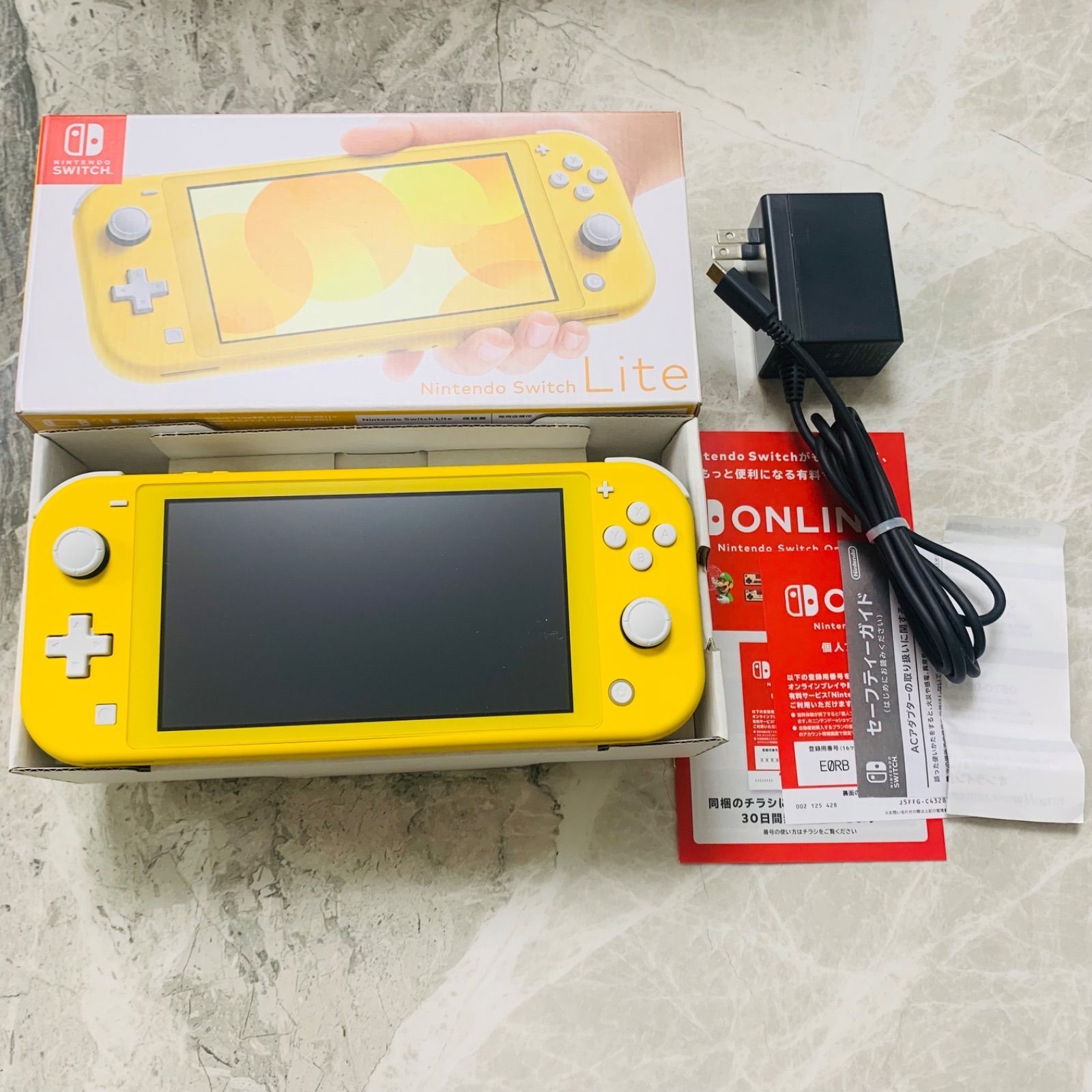 Switch イエロー Nintendo Lite 付属品完備 本体 : 極美品Nintendo