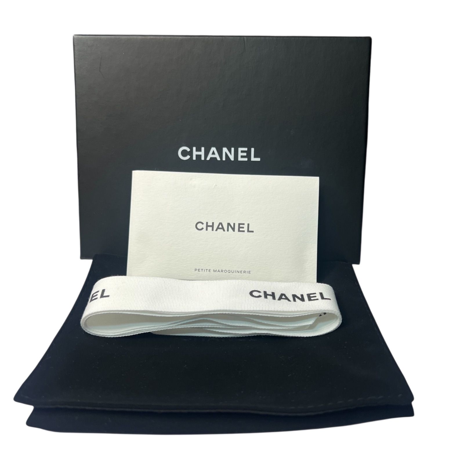 CHANEL シャネル 19 ディズヌフ マトラッセ 三つ折り財布 ミニ財布 黒