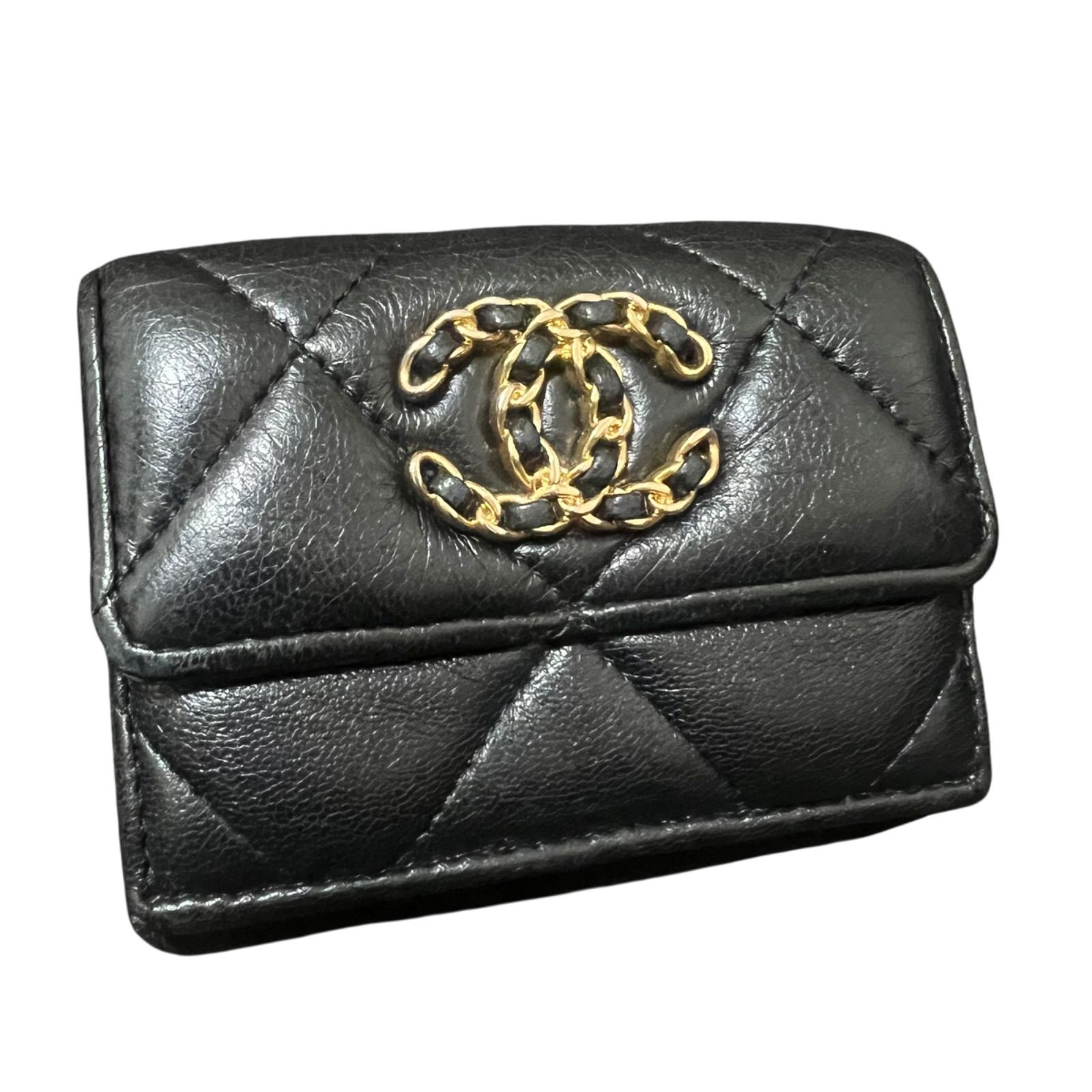 CHANEL シャネル 19 ディズヌフ マトラッセ 三つ折り財布 ミニ財布 CHANEL シャネル 19 ディズヌフ マトラッセ 三つ折り財布 ミニ財布 黒