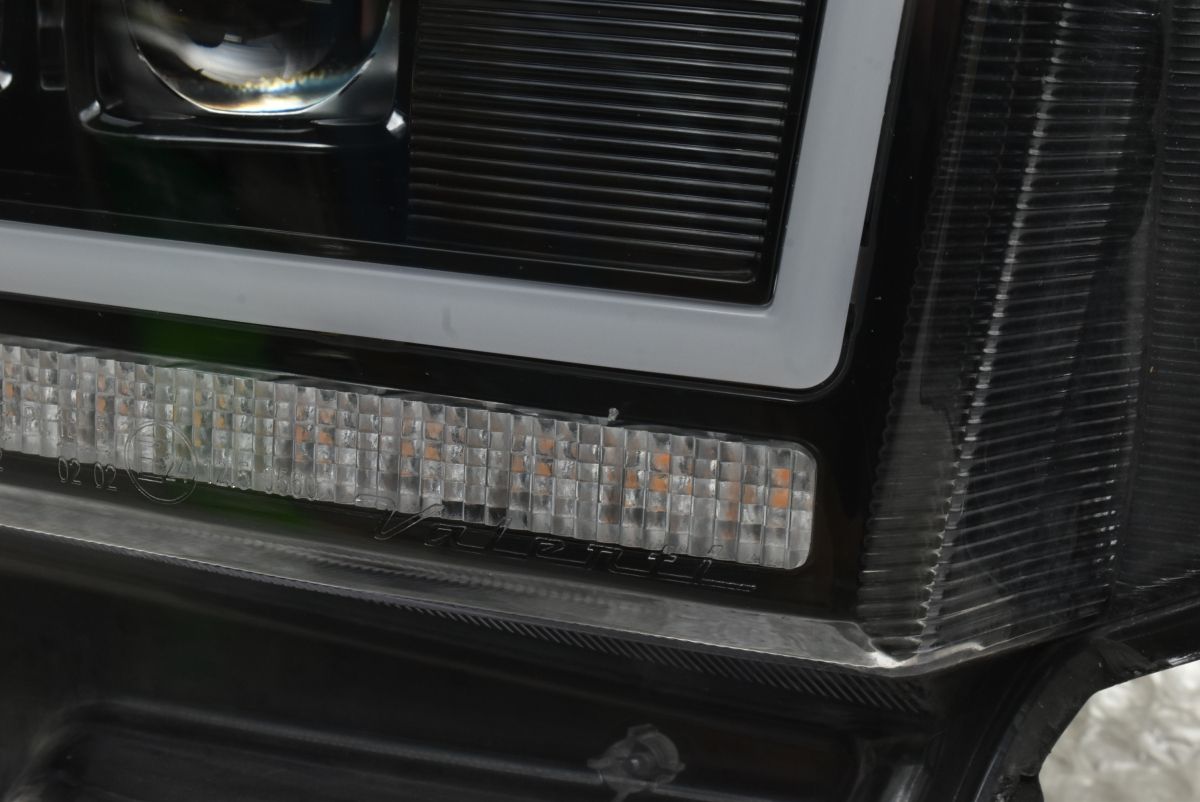 美品】ヴァレンティ Valenti 6眼 LED ヘッドライト 左右セット 