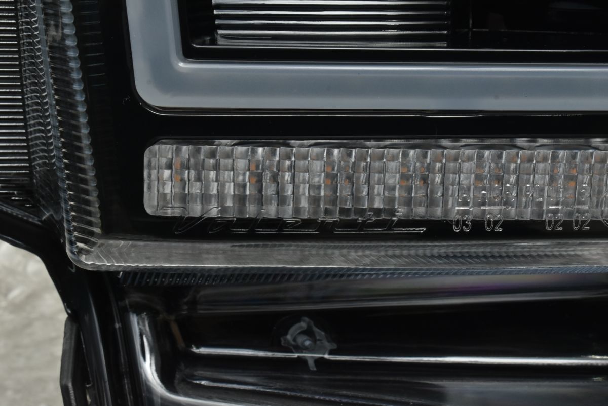 美品】ヴァレンティ Valenti 6眼 LED ヘッドライト 左右セット 