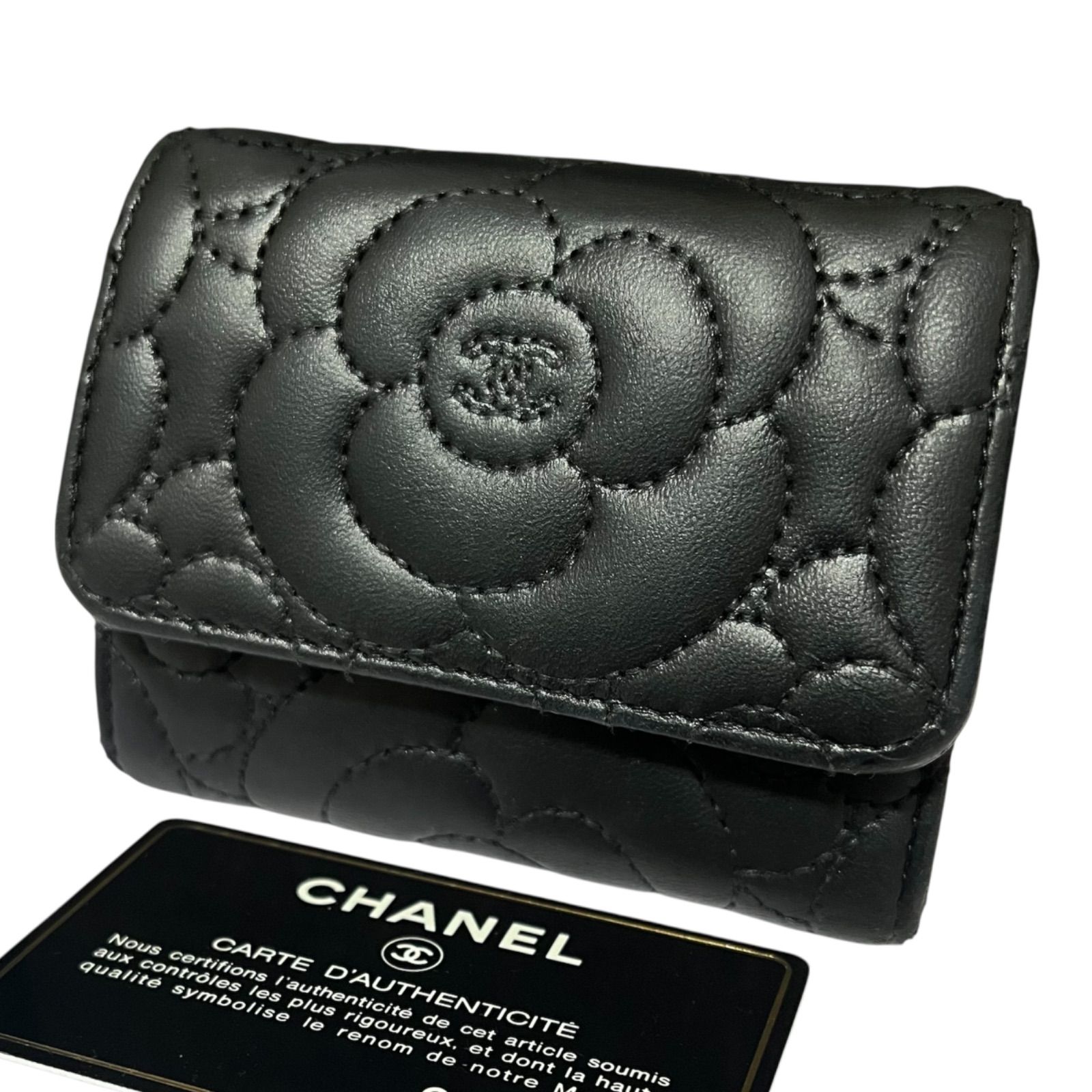 CHANEL シャネル カメリア エンボス 三つ折り財布 コンパクト 