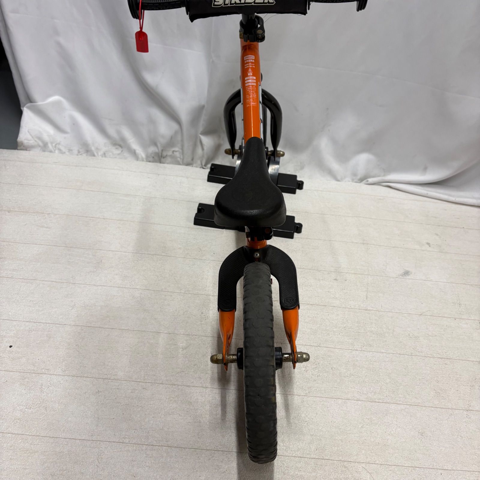 ストライダーオレンジ バイクストライダー 子供 キックバイク 男の子