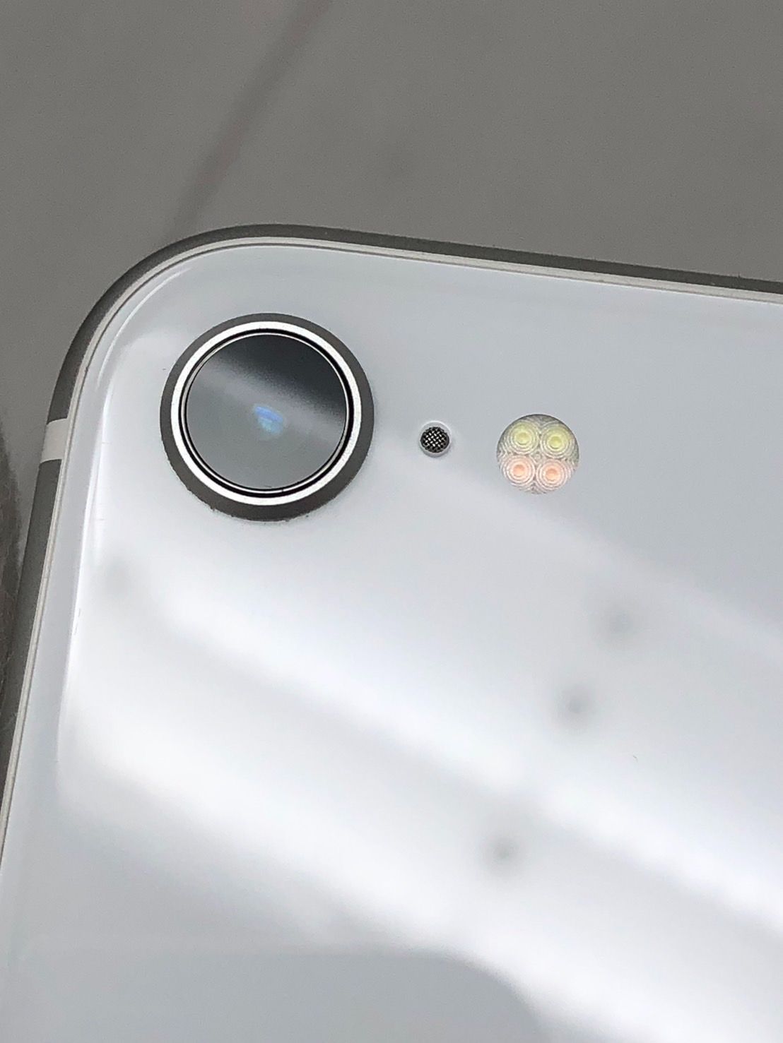 ◇iPhone SE（第2世代） 64GB ホワイト docomo MX9T2J/A 中古◇20502