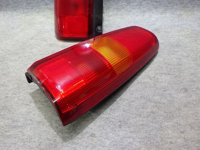 ジムニー テール 左右 JB23W 35650-81A00 220-32081 33-06418