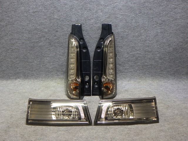 即納！本州送料無料！代引不可 スズキ スペーシア MK32S スペーシアカスタム　テール　4点　フィニッシャー　MK32S　MK42S　220-59295　35670-81M11　スズキ　LED球切れ無し　260220035