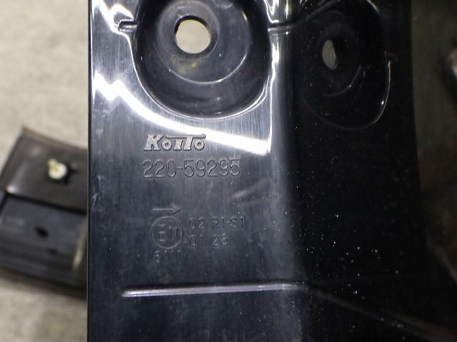 即納！本州送料無料！代引不可 スズキ スペーシア MK32S スペーシアカスタム　テール　4点　フィニッシャー　MK32S　MK42S　220-59295　35670-81M11　スズキ　LED球切れ無し　260220035