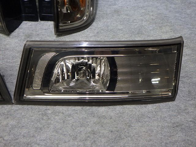 即納！本州送料無料！代引不可 スズキ スペーシア MK32S スペーシアカスタム　テール　4点　フィニッシャー　MK32S　MK42S　220-59295　35670-81M11　スズキ　LED球切れ無し　260220035