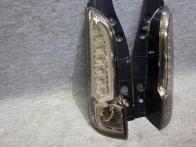 即納！本州送料無料！代引不可 スズキ スペーシア MK32S スペーシアカスタム　テール　4点　フィニッシャー　MK32S　MK42S　220-59295　35670-81M11　スズキ　LED球切れ無し　260220035