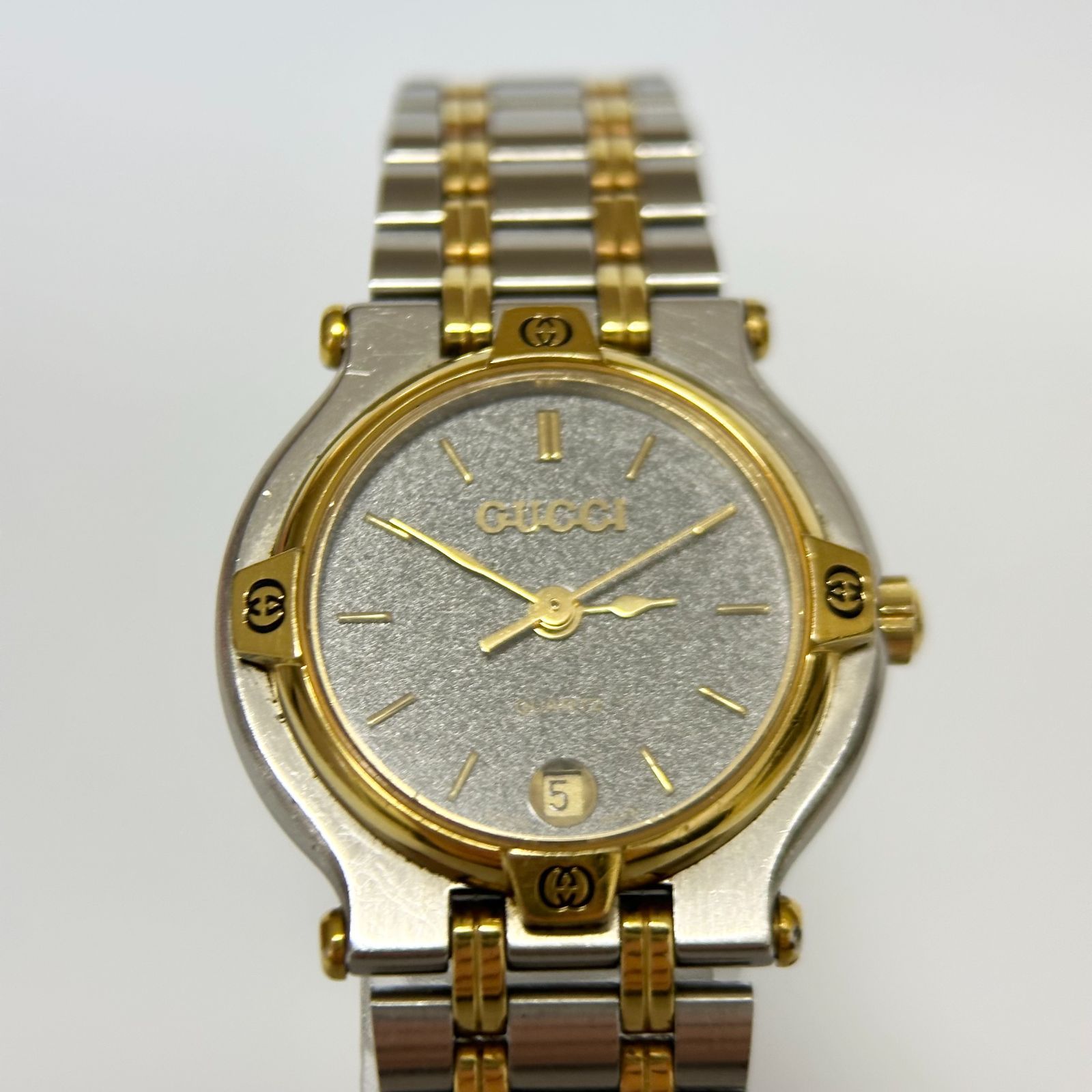 GUCCI グッチ 9000L デイト ゴールド シルバー 黒文字盤 レディース