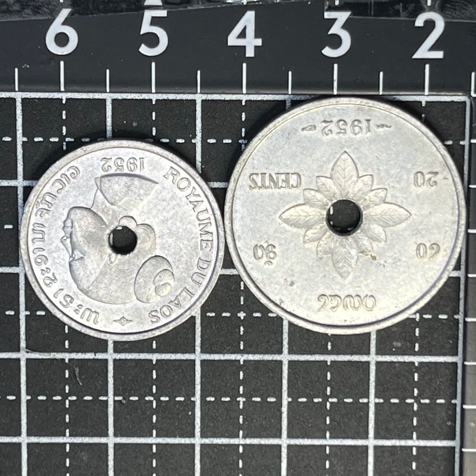ラオス 1952年 硬貨 象と仏塔デザイン ラオス旧貨2種セット】1952年50セント＆1985年10アット／象と花の穴