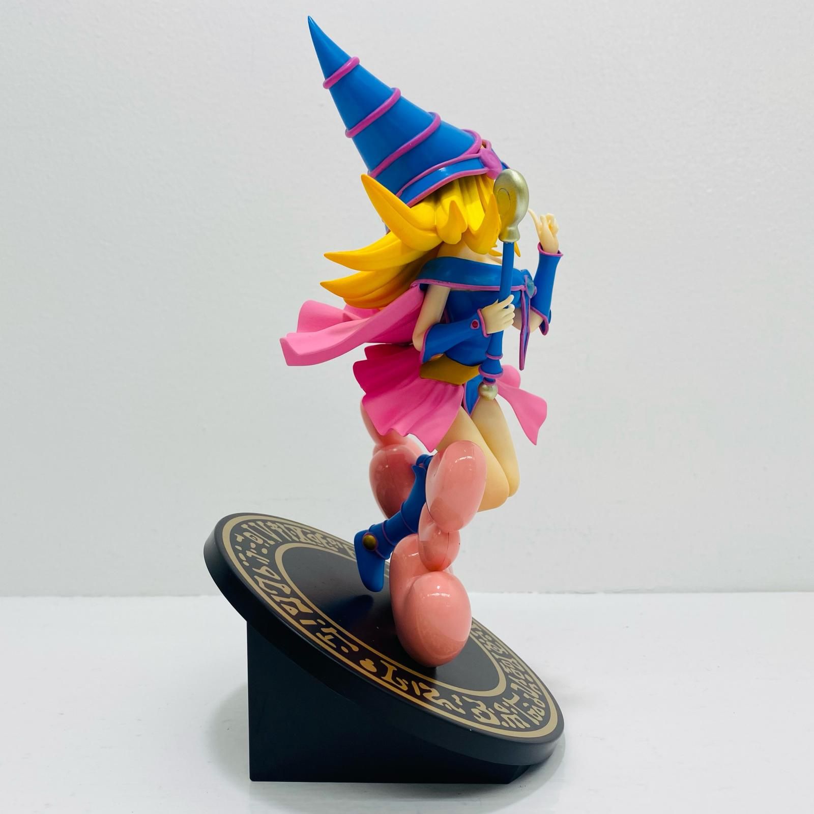 飾磨店】 中古 ブラック・マジシャン・ガール-HereDitailフィギュア