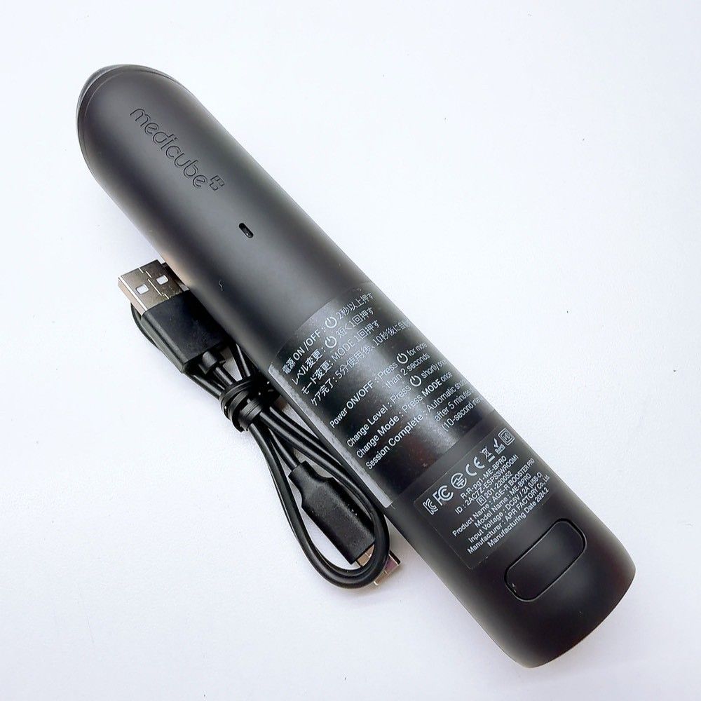 ほぼ未使用》 メディキューブ ブースター プロ AGE-R EMS Medicube