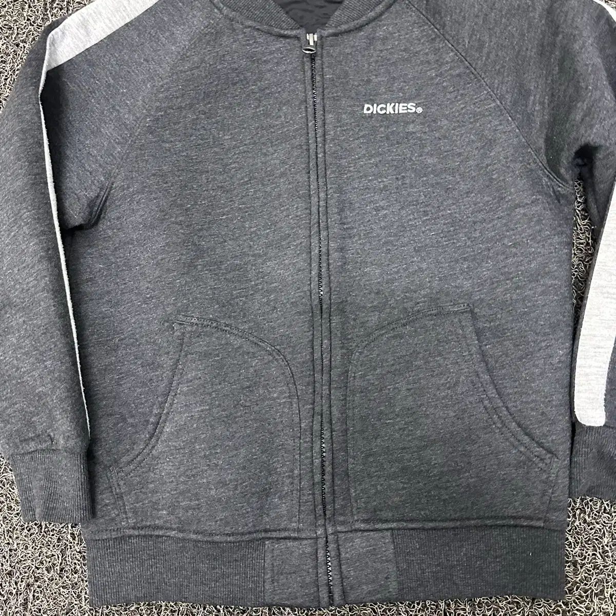 140 ディッキーズ キッズ ジップアップ ジャケット 140サイズ チャコールグレー