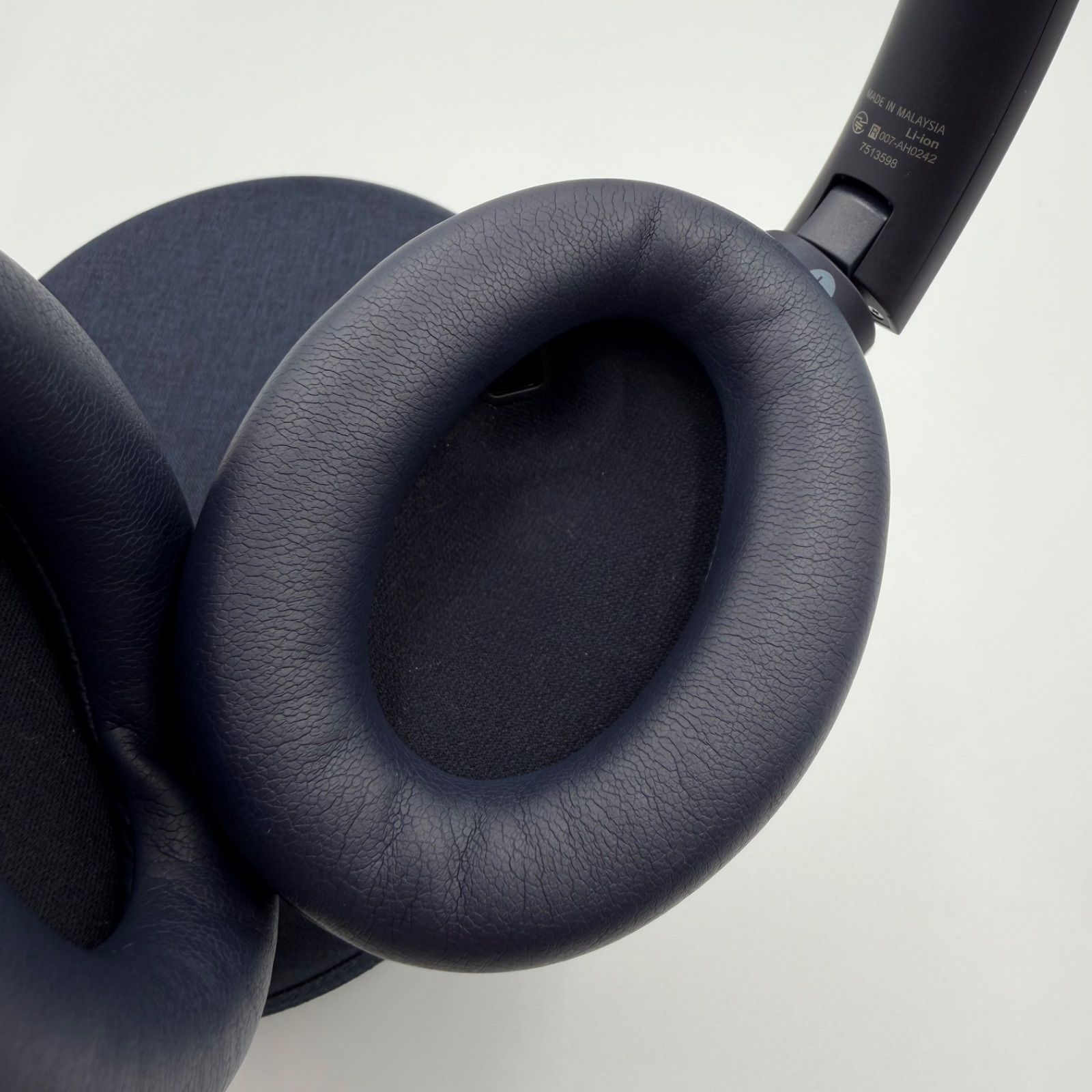 極美品】SONY WH-1000XM4 ミッドナイトブルー 使用数回のみ - メルカリ