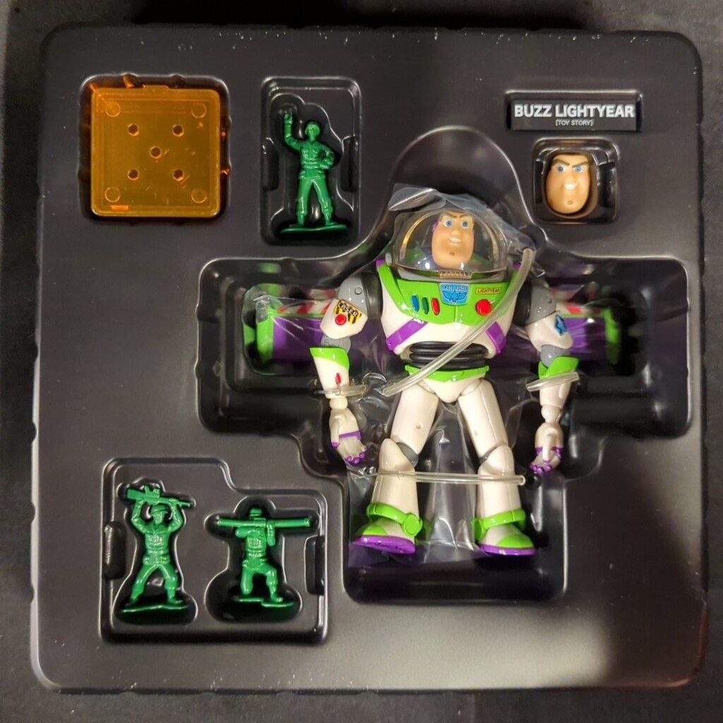 海洋堂 特撮リボルテック バズ・ライトイヤー 011 - メルカリ